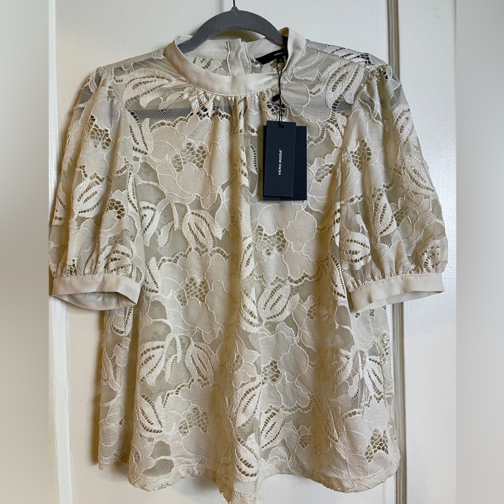 NWT VERO MODA Lace top